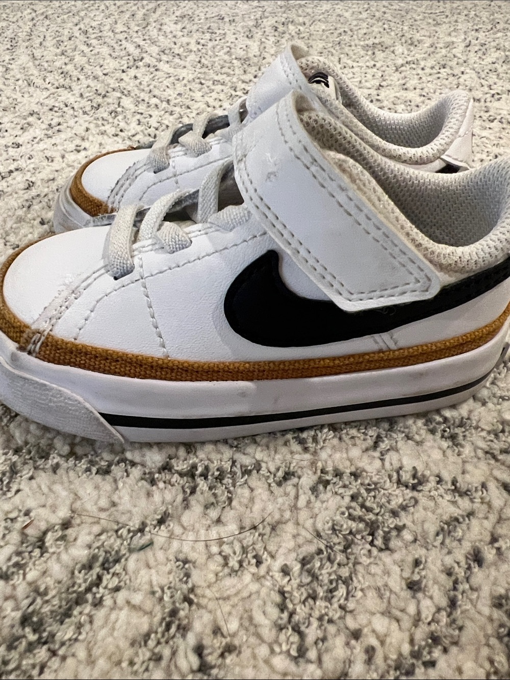 Nike Toddler Court Legacy Sneaker - size 5C
